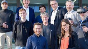 (v.l.): Olaf Gerlach (mindQ), Thomas Serries (WIGOS), Erik Wittkorn (Third Level), Axel Balzer (iuk Vorstandsvorsitzender), Andree Josef (Die Etagen), Felix Pels (iuk Netzwerk), Dr. Norbert Schmidt (iuk Netzwerk), Ulrich Grubert (WFO), Leonard Gehrmeyer (Transfer- und Innovationsmanagement der Universität und der Hochschule Osnabrück) und Katharina Lutermann (OHA). Foto: WFO 